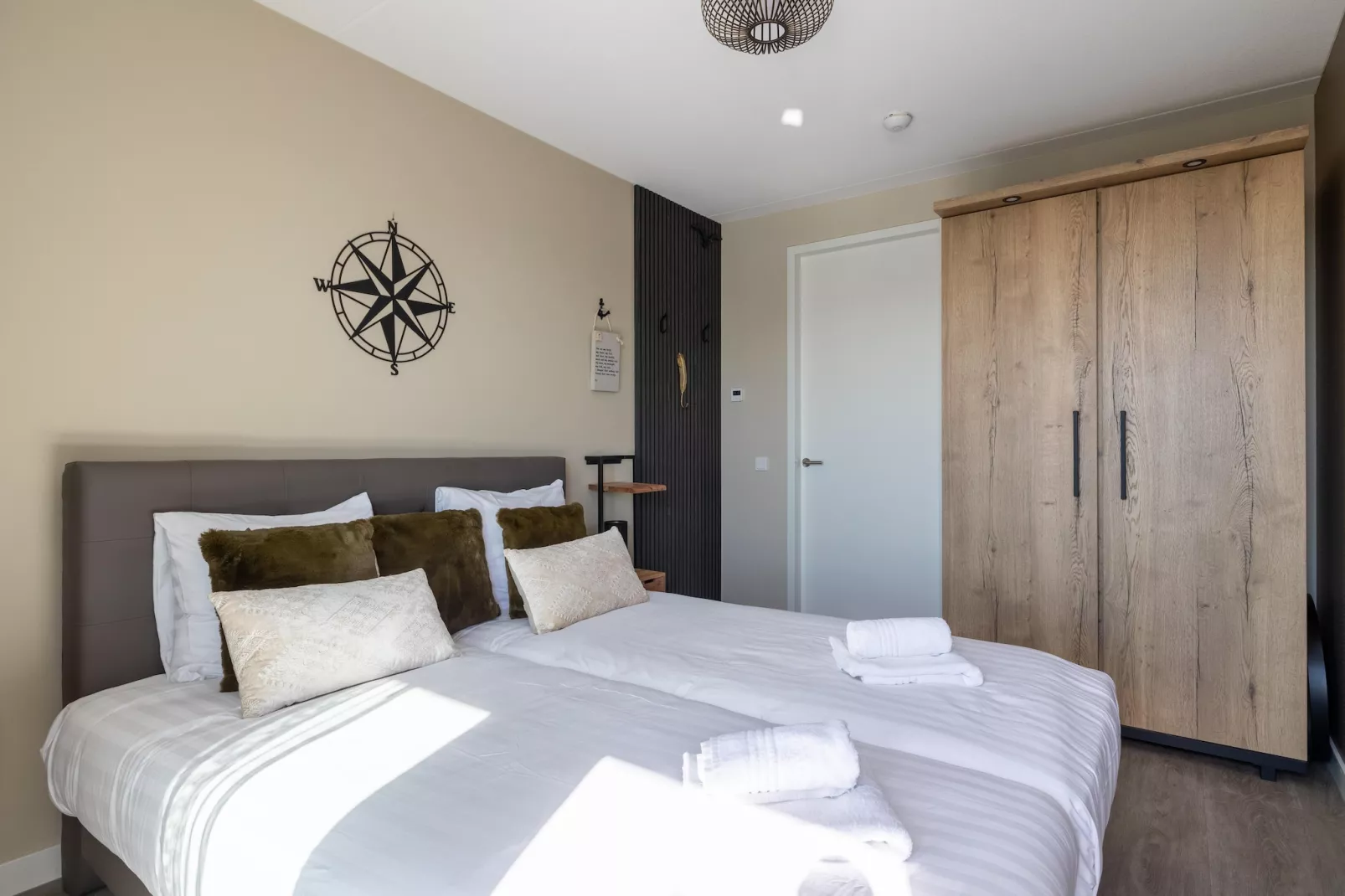 Luxe appartement Vista Maris 'Somaris' - Havenweg 8-50  Sint-Annaland-Schlafzimmer
