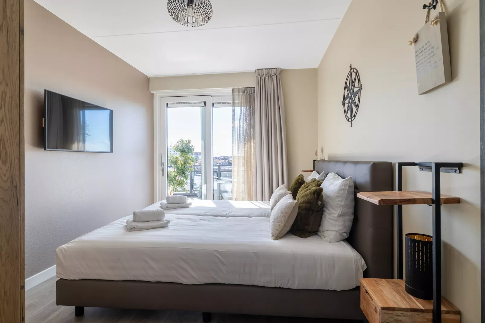 Luxe appartement Vista Maris 'Somaris' - Havenweg 8-50  Sint-Annaland-Schlafzimmer