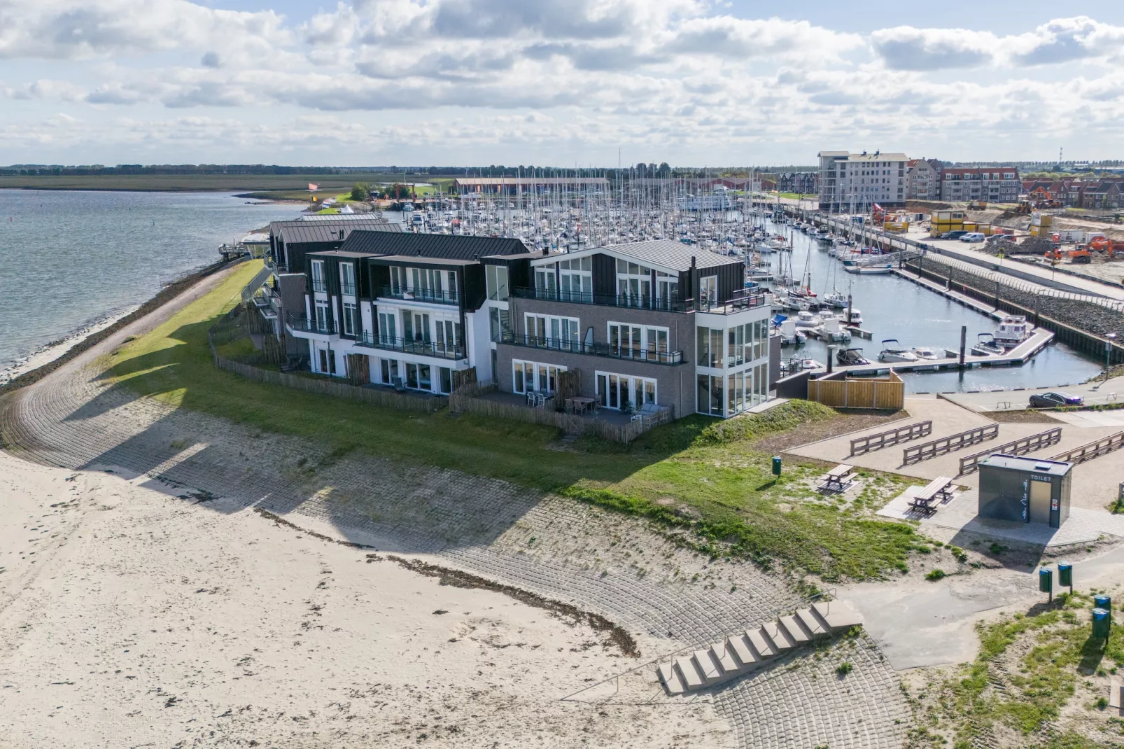Luxe appartement Vista Maris 'Somaris' - Havenweg 8-50  Sint-Annaland-Gebiete Sommer 5 km