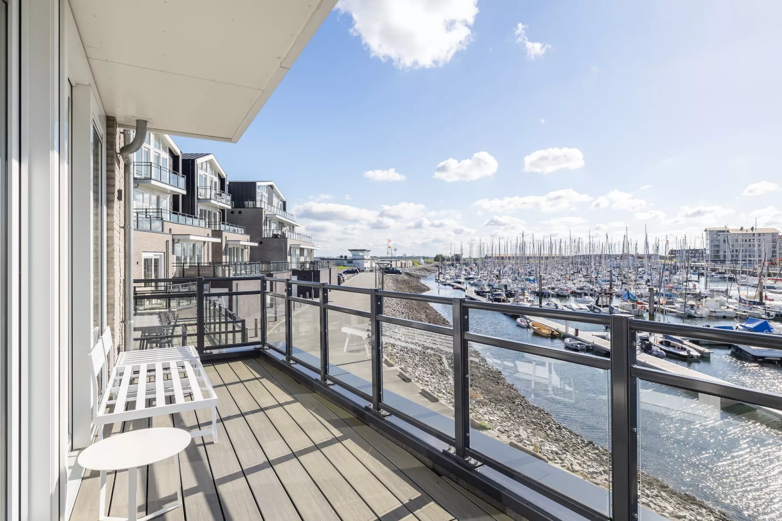 Appartement Vista Maris "Charlotte's Parel" - Havenweg 8-44  Sint-Annaland-Terrassenbalkon