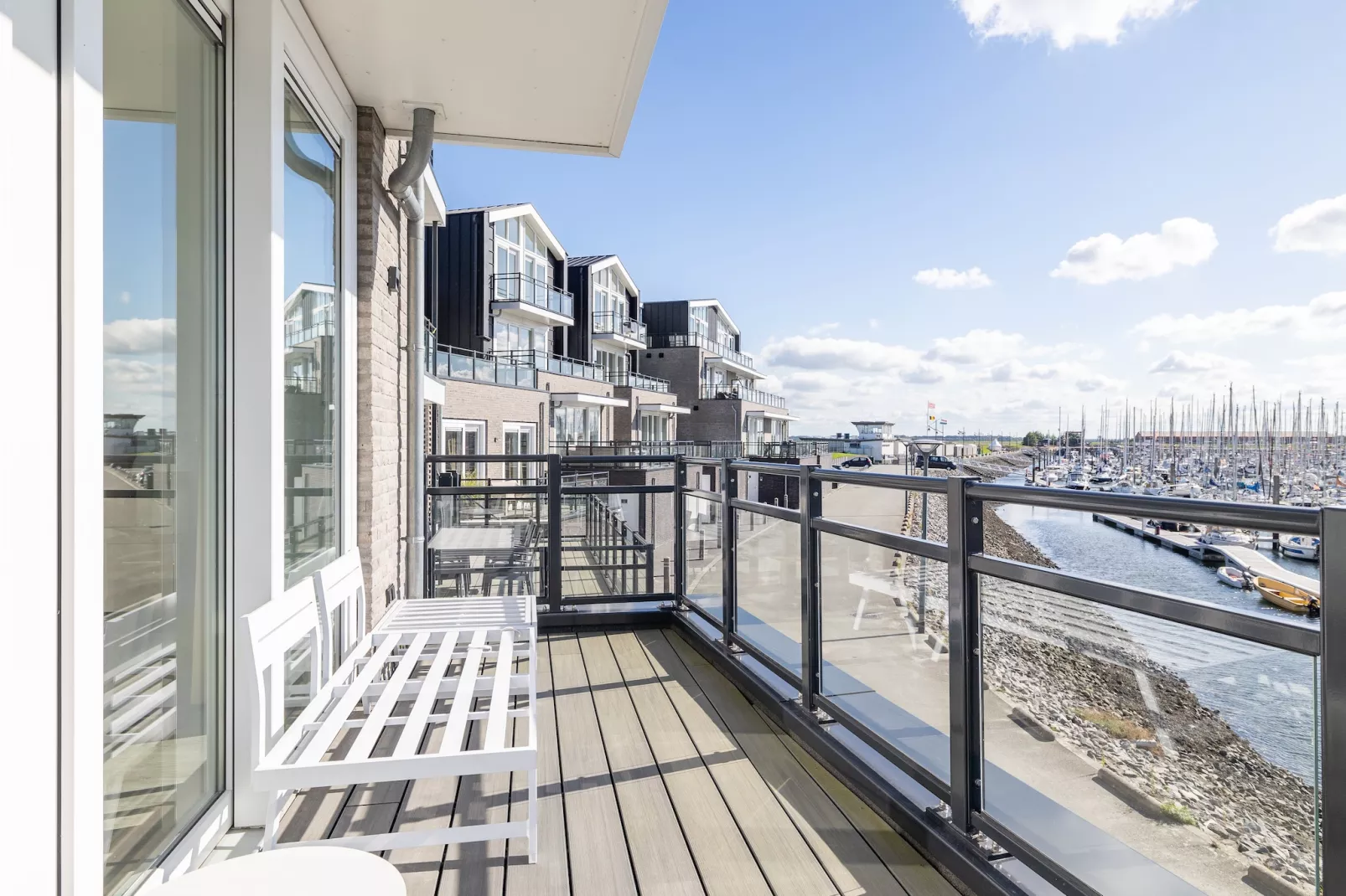 Appartement Vista Maris "Charlotte's Parel" - Havenweg 8-44  Sint-Annaland-Terrassenbalkon