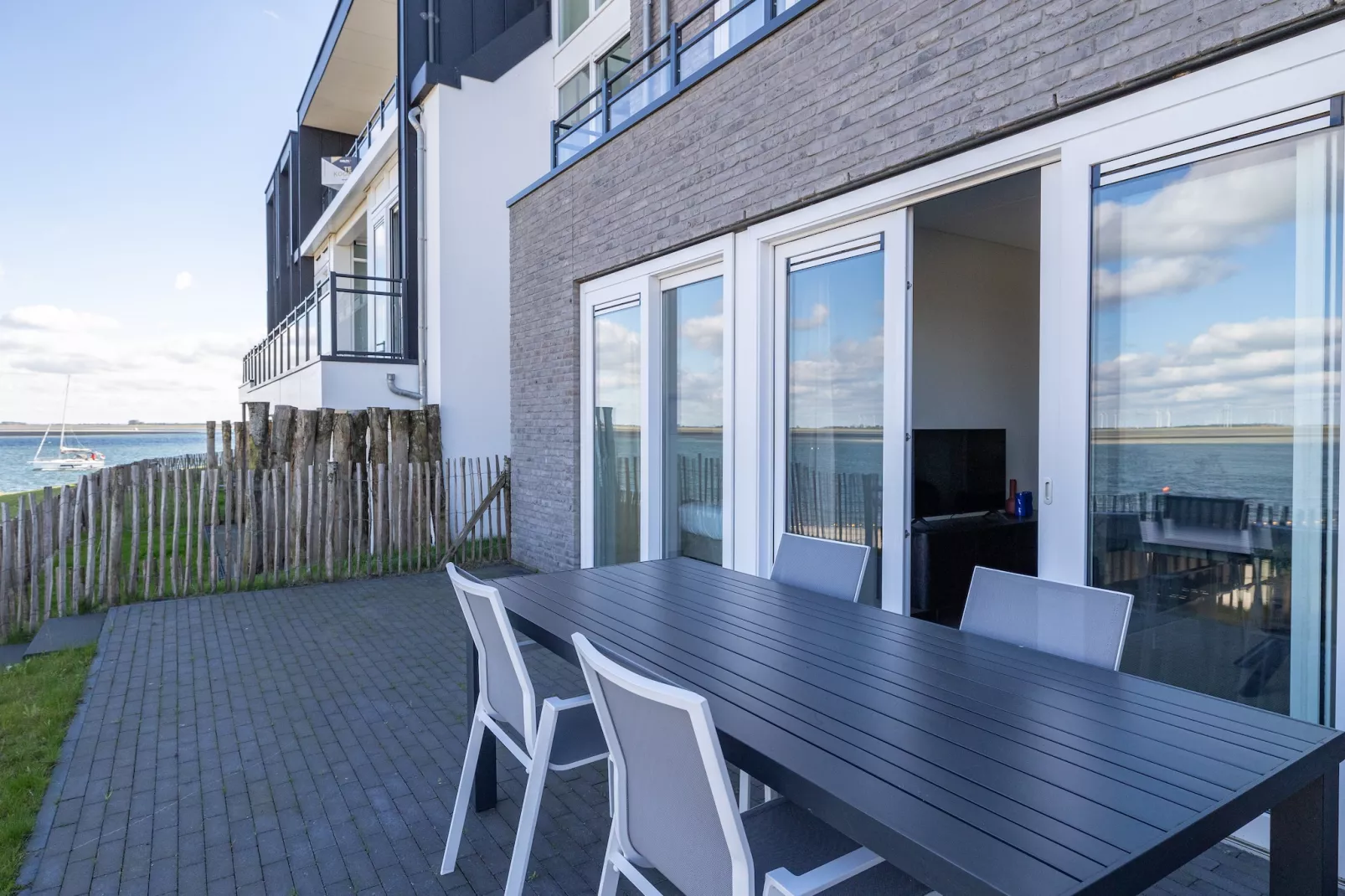 Appartement Vista Maris "Charlotte's Parel" - Havenweg 8-44  Sint-Annaland-Terrassenbalkon