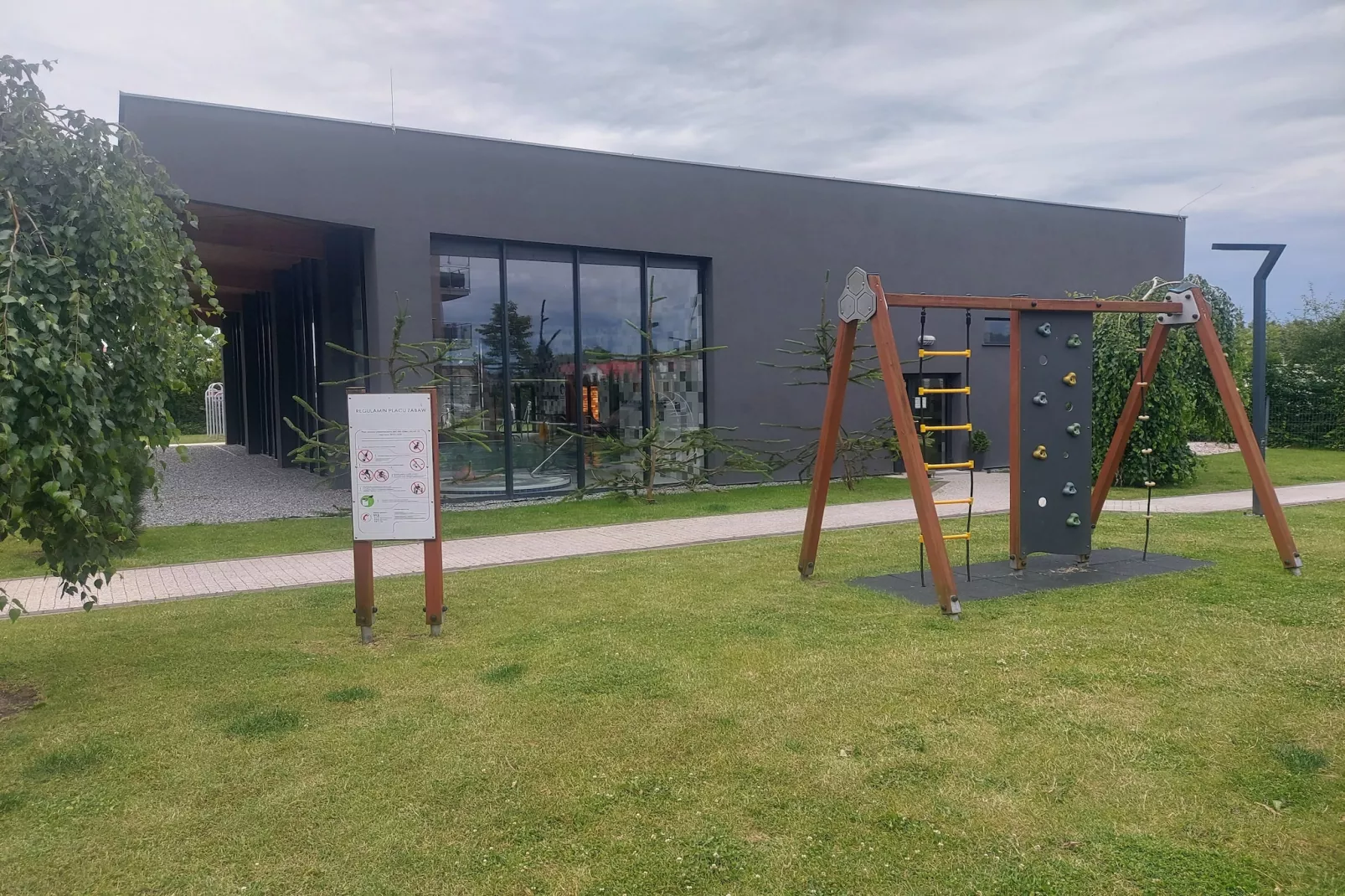 Apartamenty Lotnicza Sianożęty-Gärten Sommer