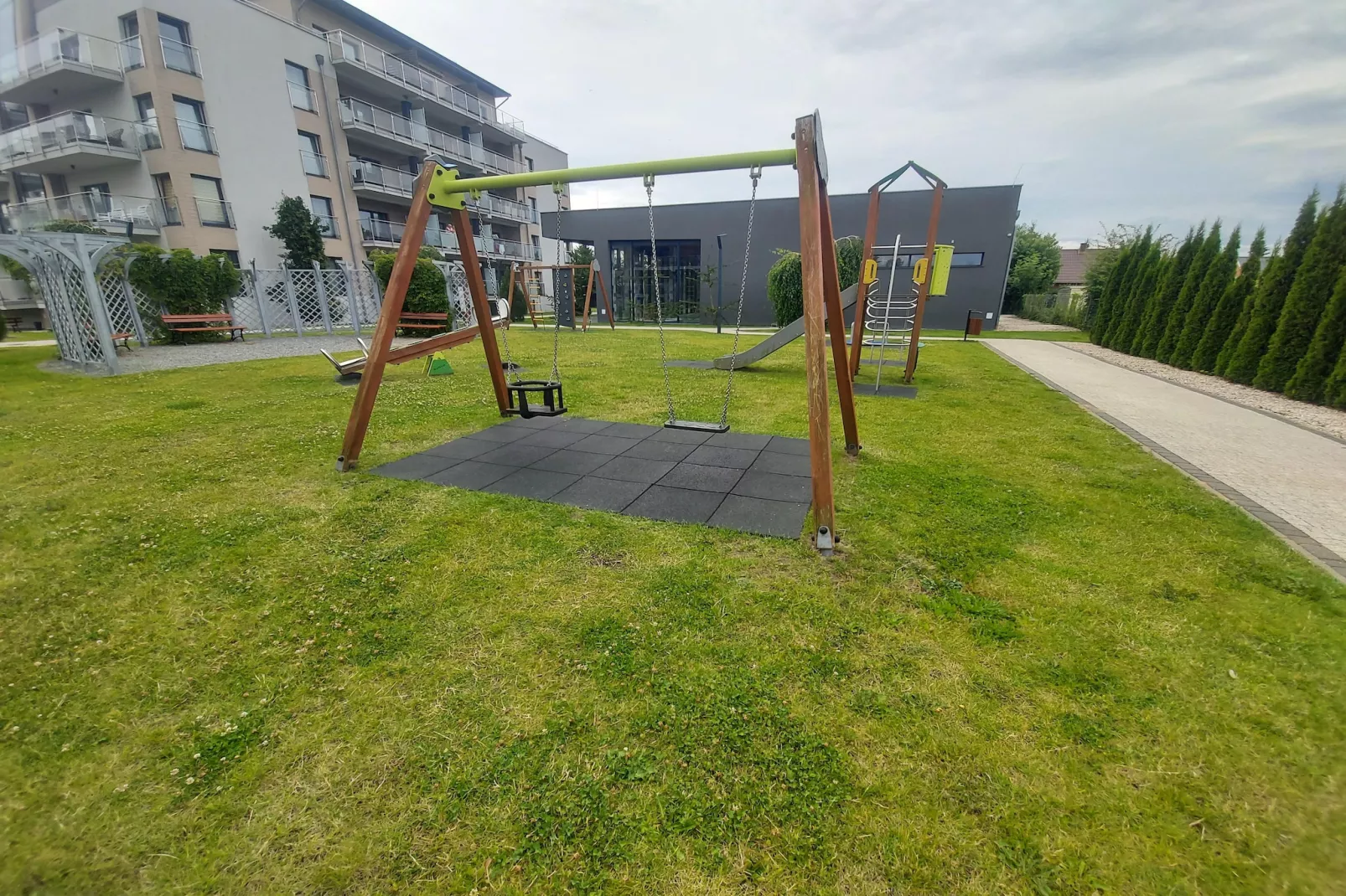 Apartamenty Lotnicza Sianożęty-Gärten Sommer