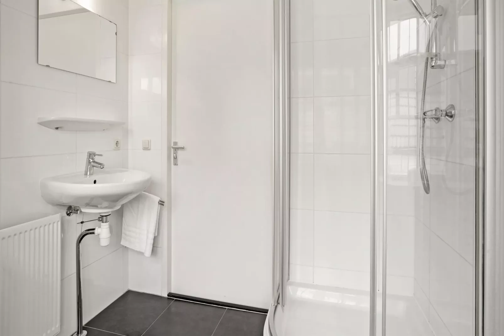 Luxe 032-Bathroom