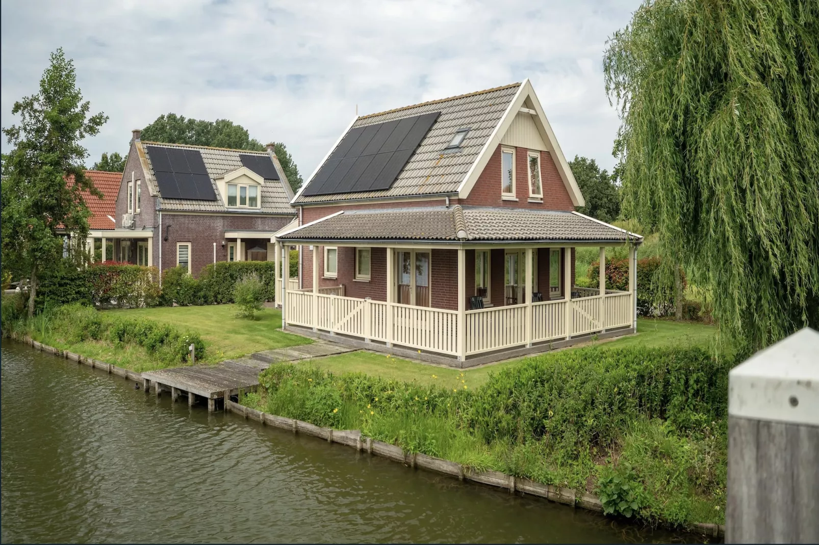 Luxe 032-Exterior summer