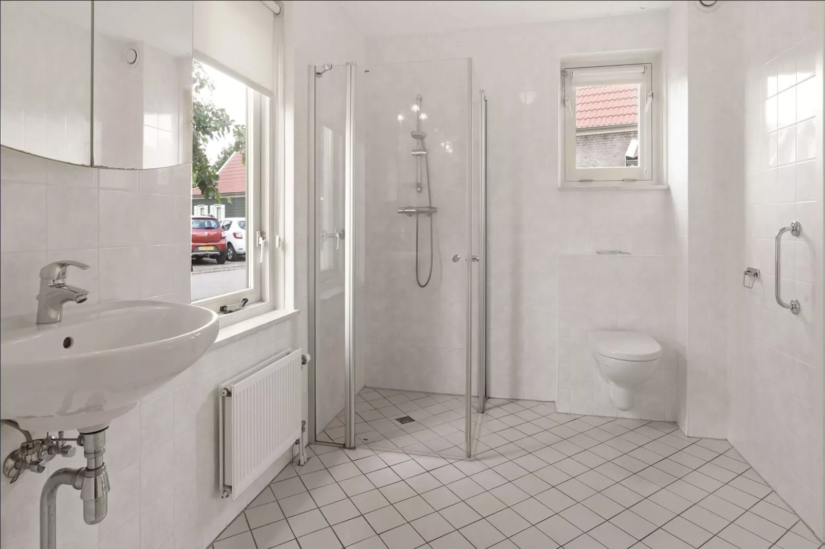 006 vrij toegankelijk-Bathroom