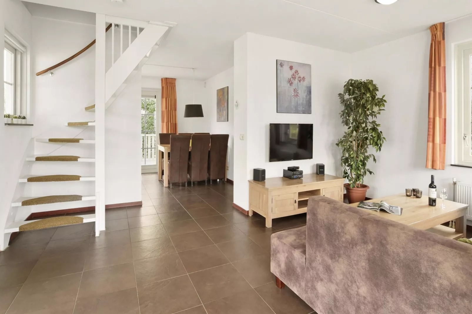 334-Living room