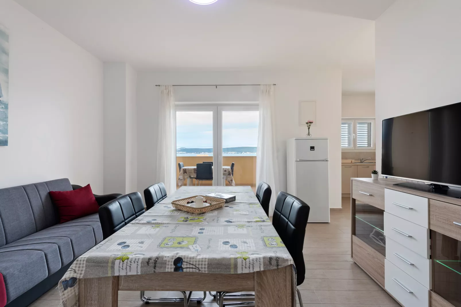 Apartment Pasman with a beautiful sea view 4-Dining room