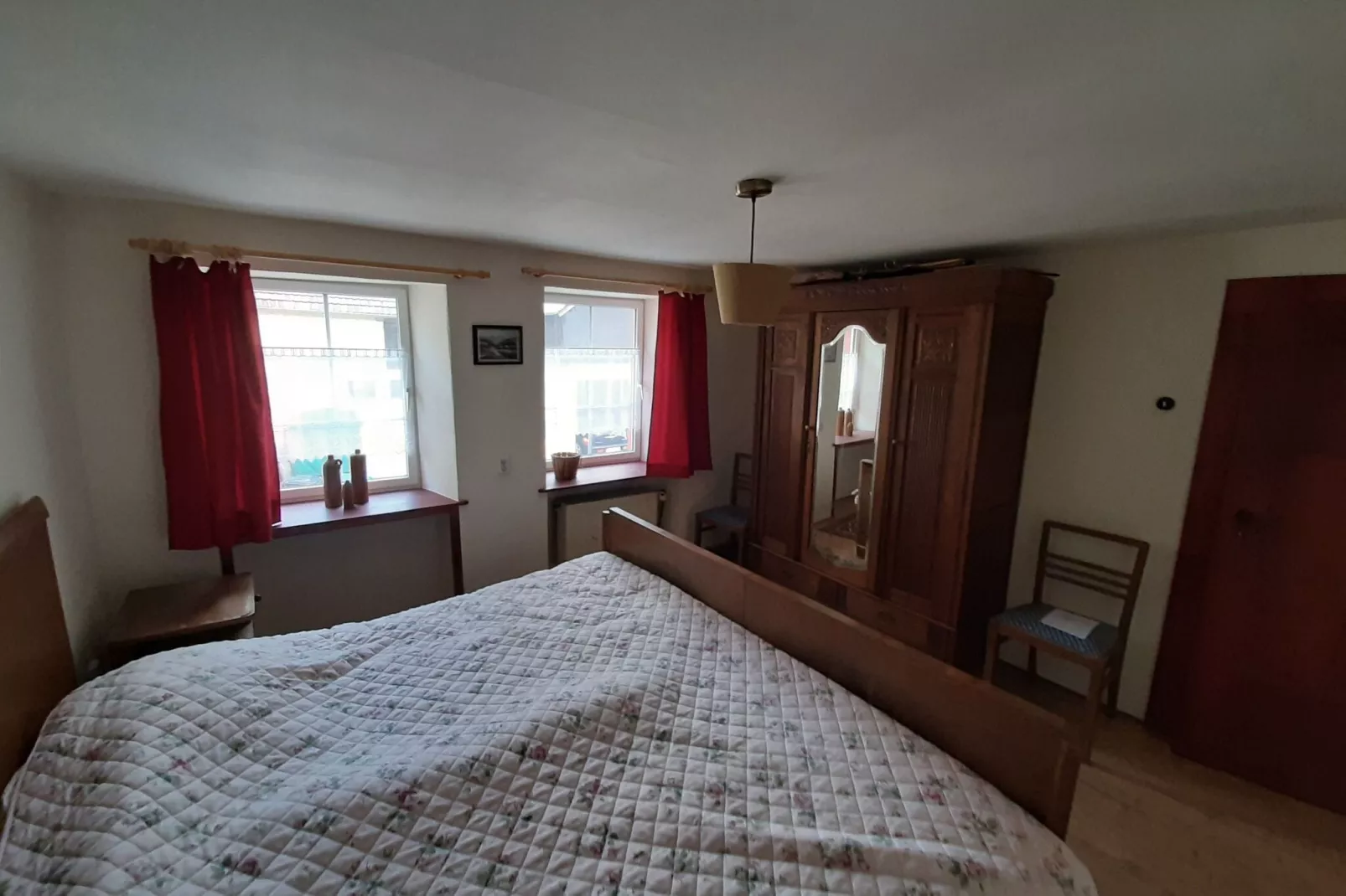 Ferienhaus Nattenheim-Schlafzimmer