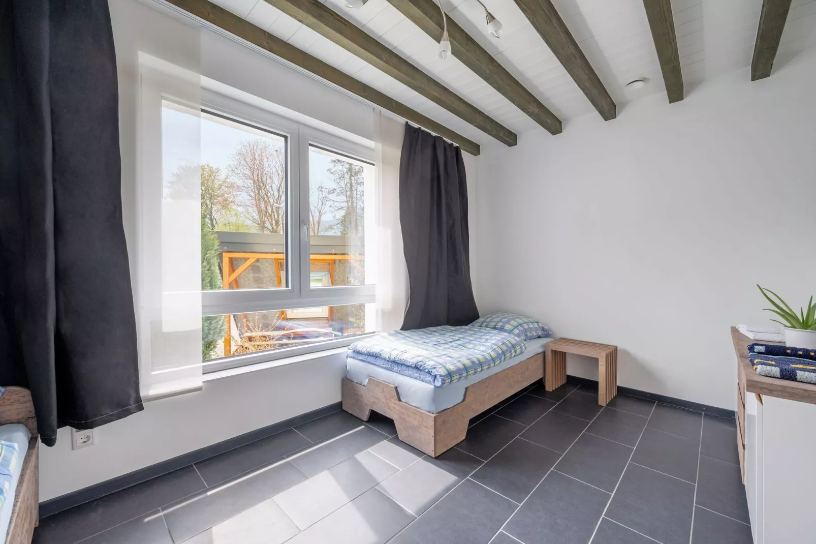 Green Buildings Ferienwohnung Herscheid-Sauerland-Schlafzimmer