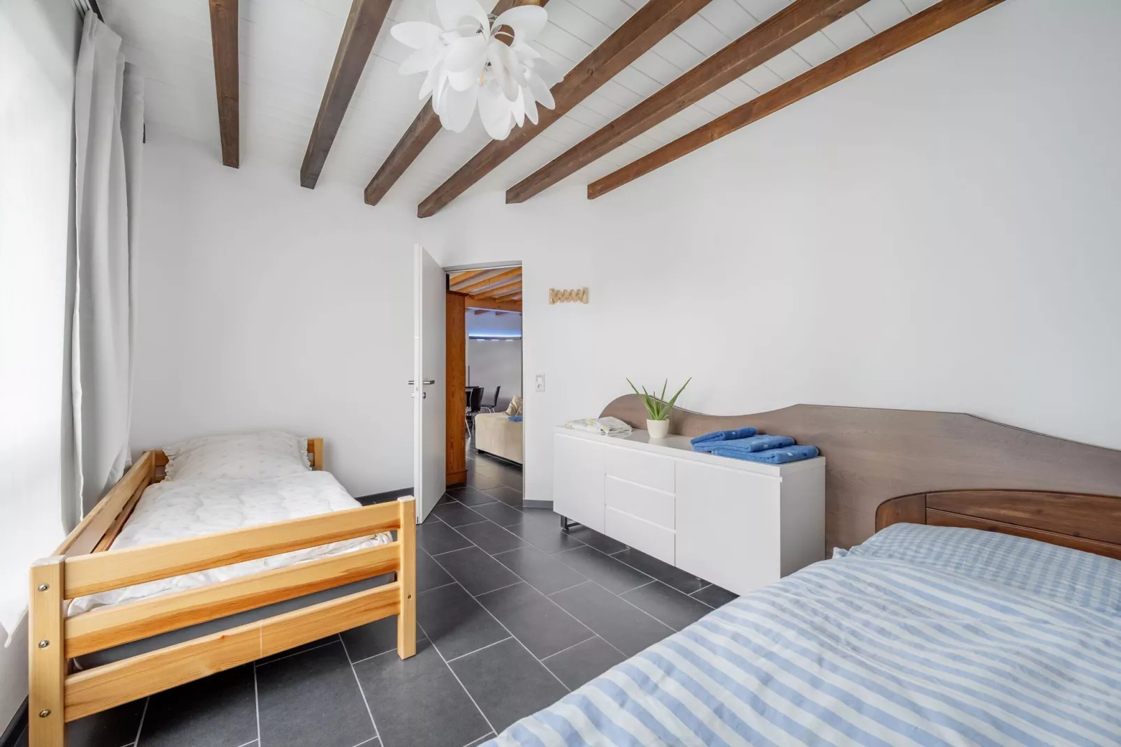 Green Buildings Ferienwohnung Herscheid-Sauerland-Schlafzimmer