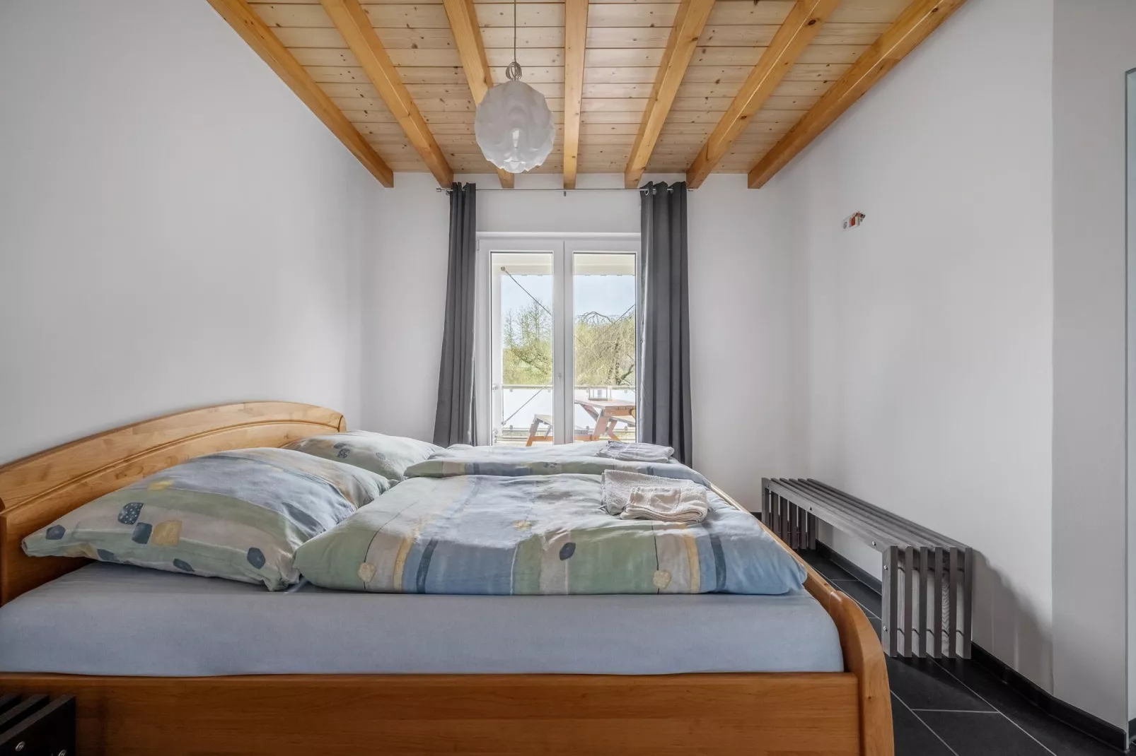 Green Buildings Ferienwohnung Herscheid-Sauerland-Schlafzimmer