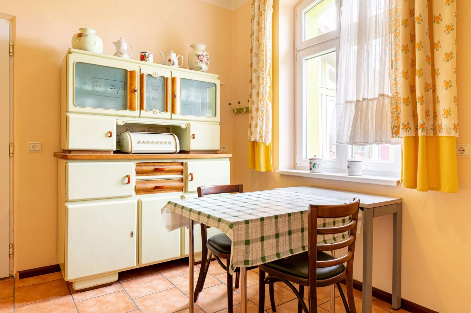 Ferienwohnung Altentreptow-Dining room