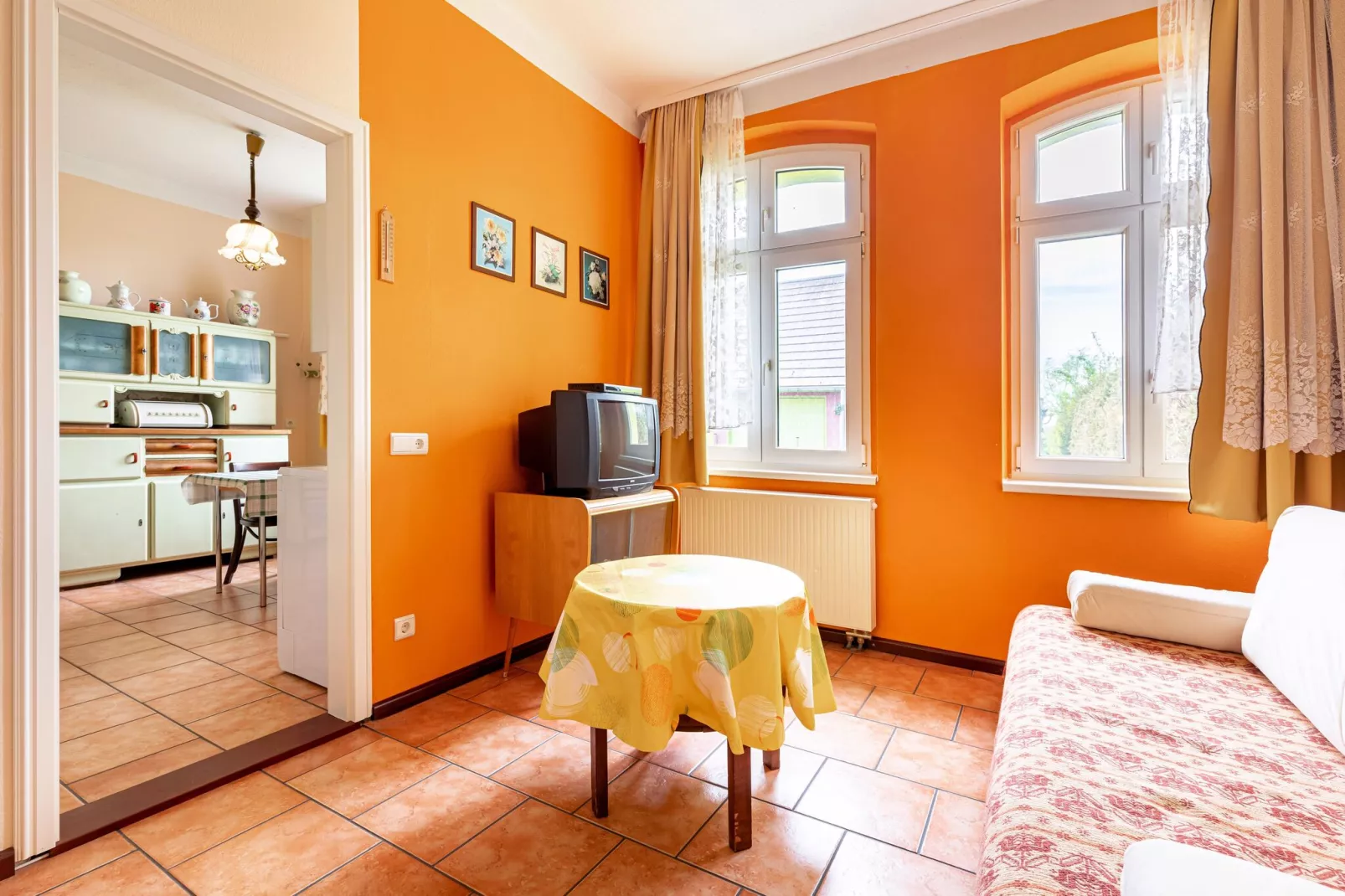 Ferienwohnung Altentreptow-Living room