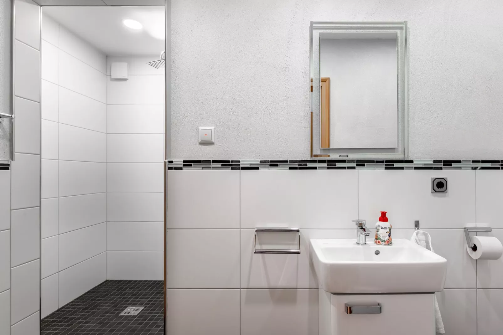 Ferienwohnung mit Moselblick-Bathroom