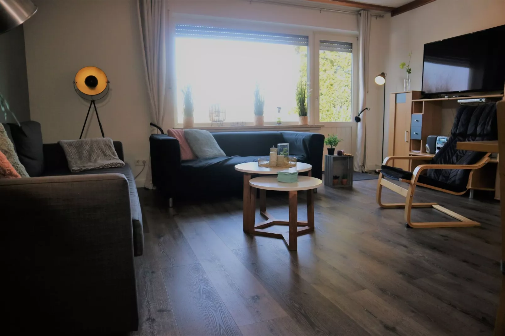 Flora-Living room