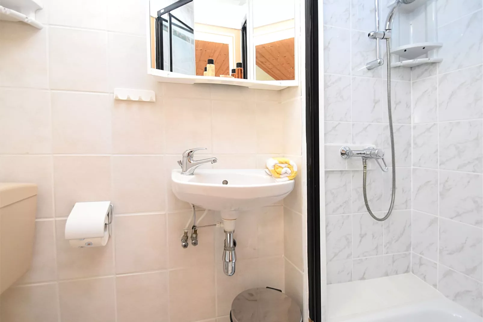 Ferienwohnung Frembgen-Bathroom