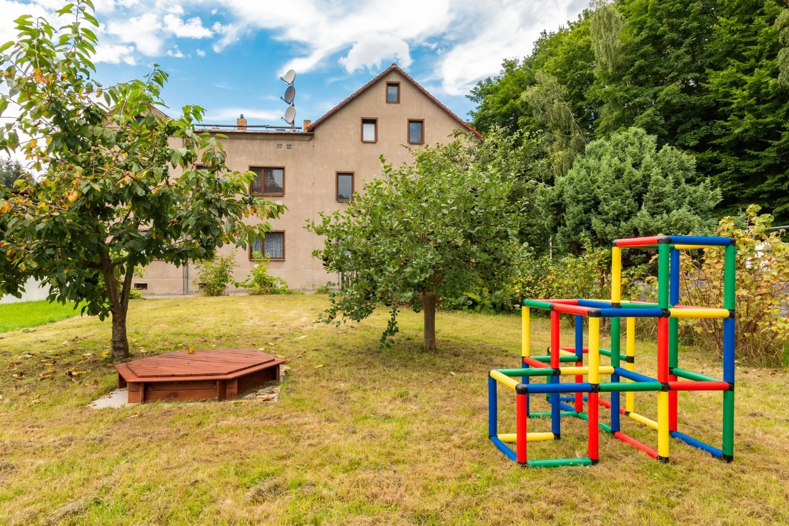 Forsthaus-Gardens summer