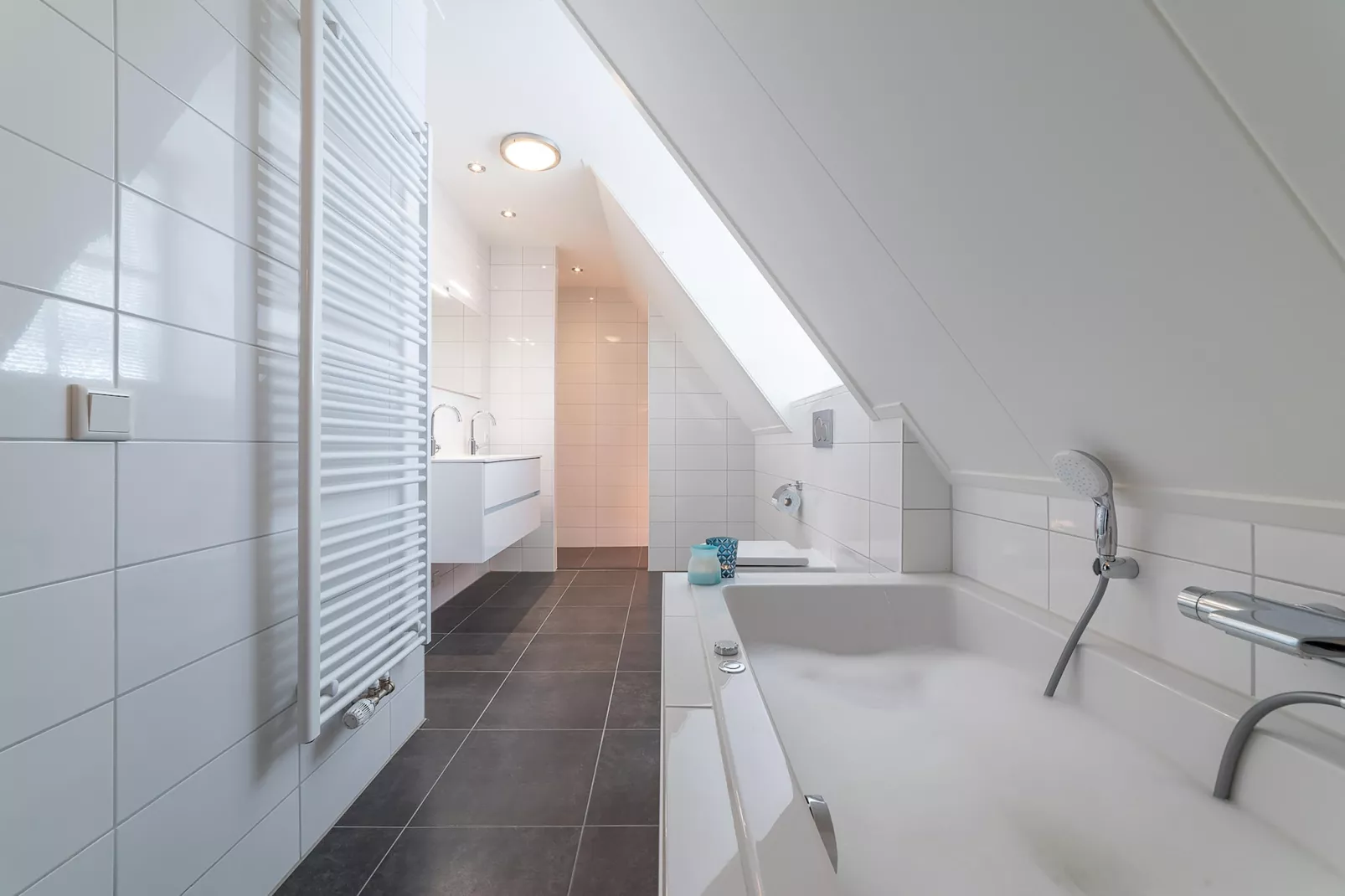 8-persoons geschakeld-Badezimmer