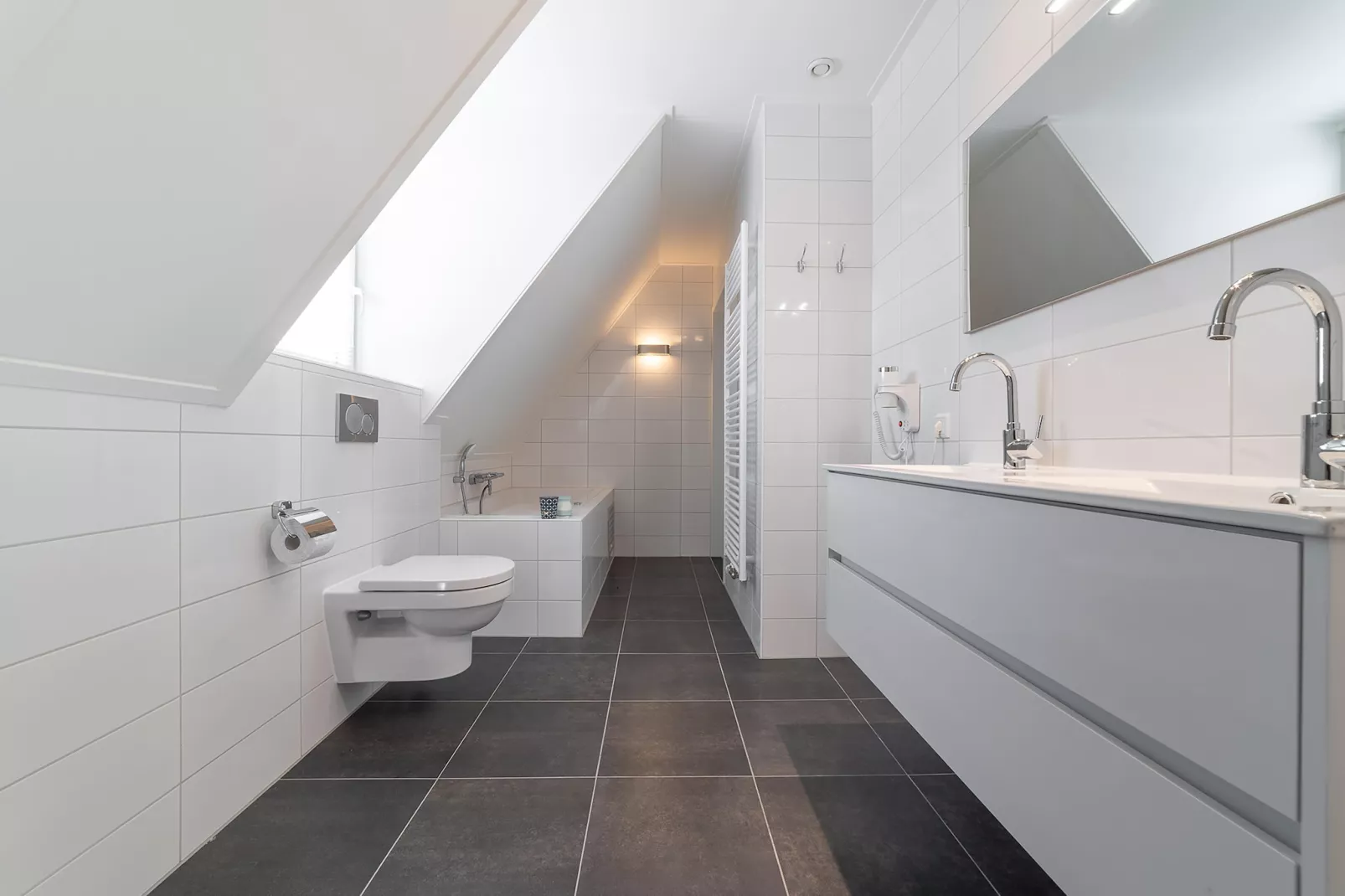 8-persoons geschakeld-Badezimmer