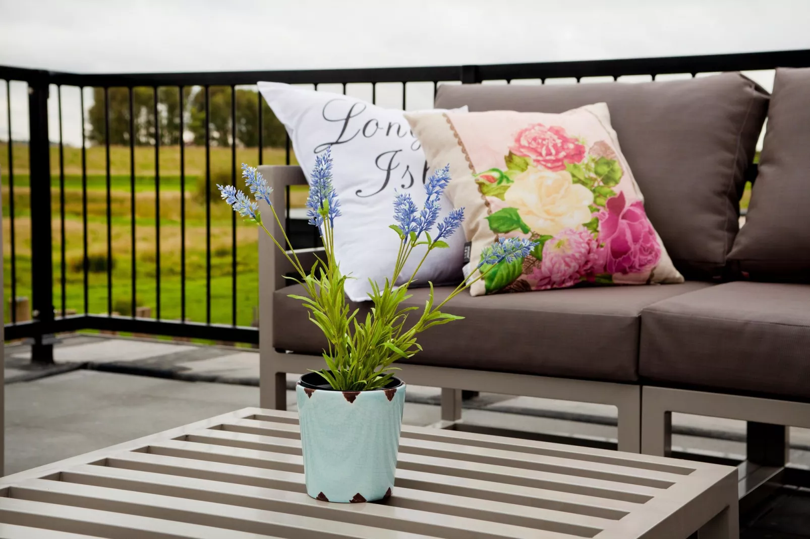Luxe Beveland met Zwembad-Gardens summer