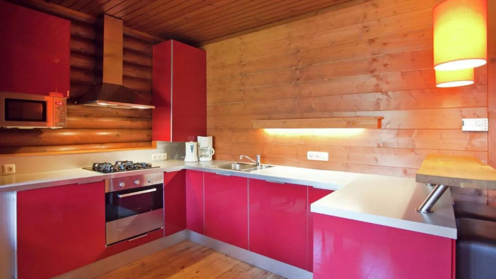 Yosi im Brixental-Kitchen