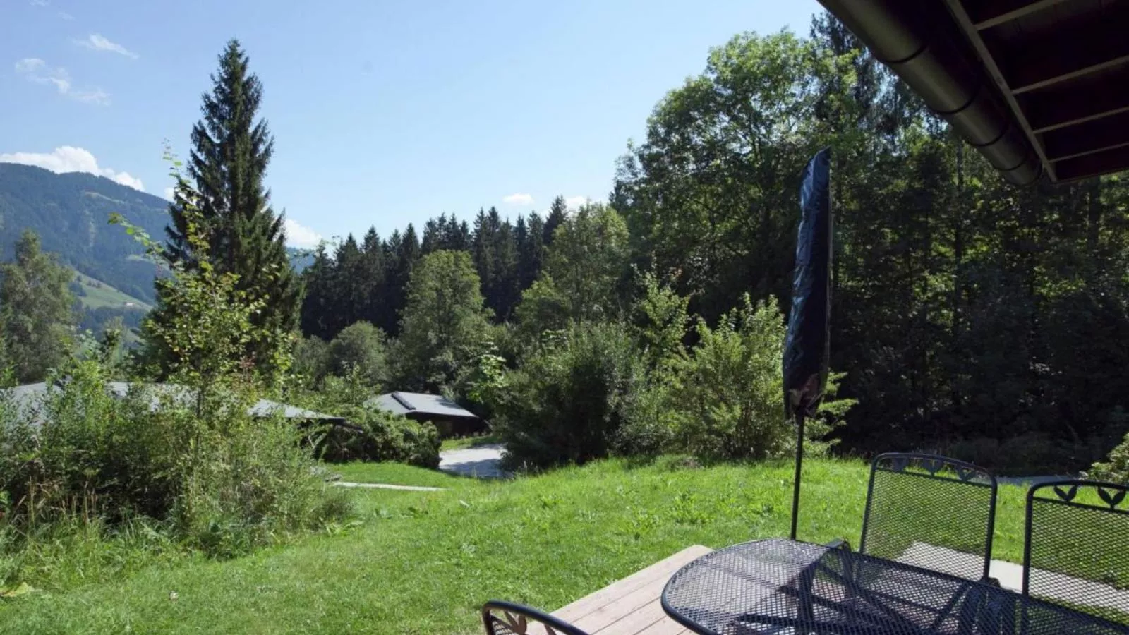 Yosi im Brixental-Terrace balcony