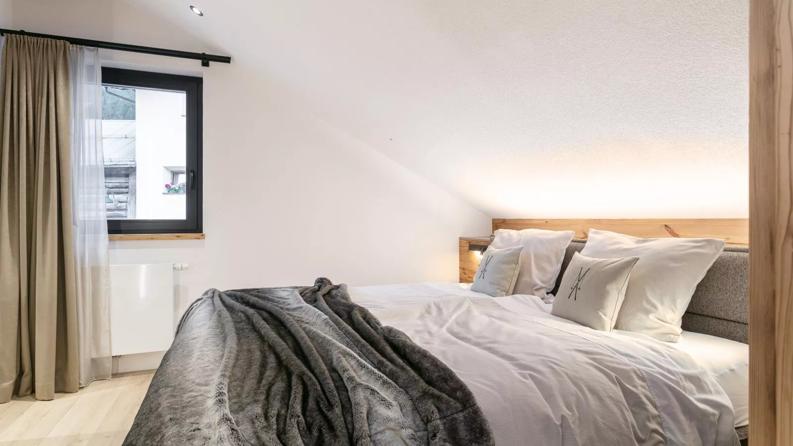 Alpenlodge Pettneu Lodge XL-Bedroom