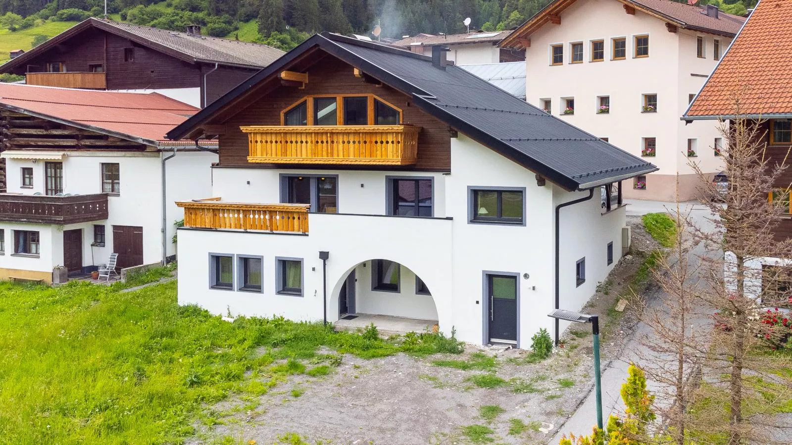 Alpenlodge Pettneu Lodge XL-Exterior summer