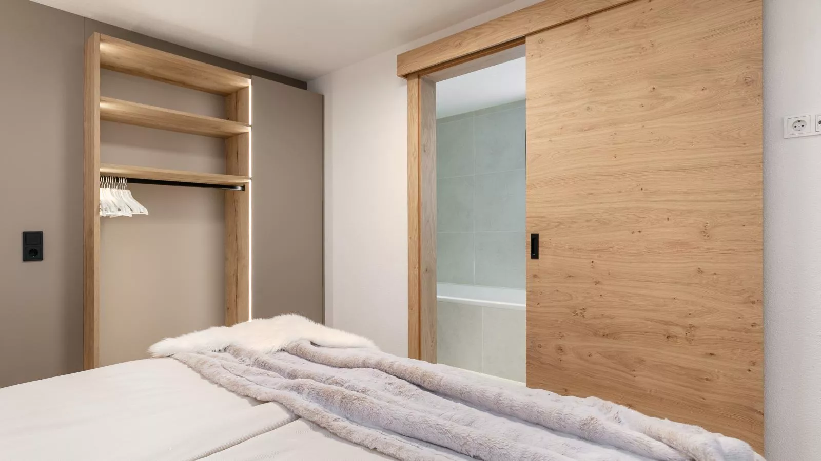 Alpenlodge Pettneu Lodge XL-Bedroom