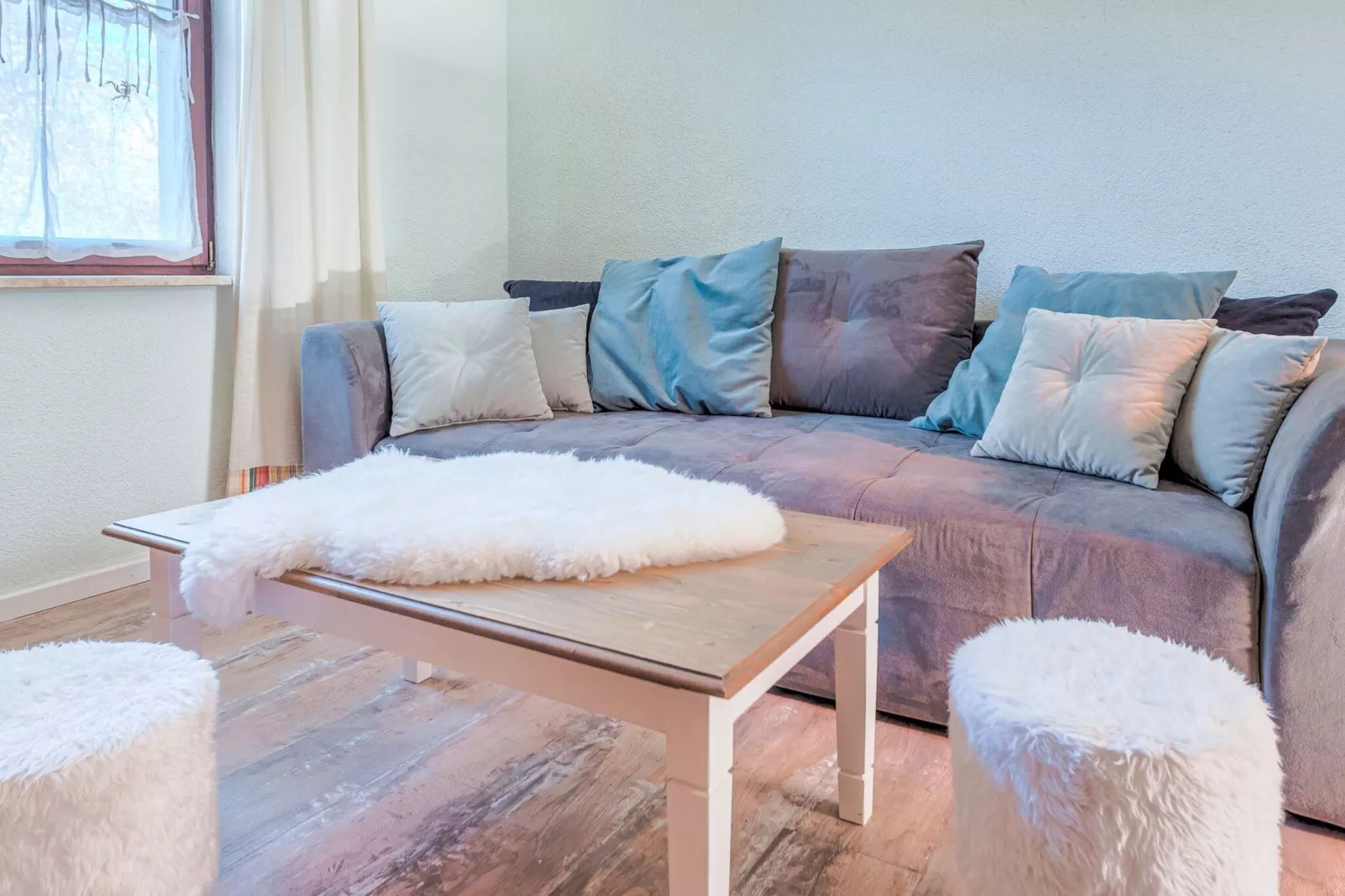 Holiday flat in Güntersberge near the lake-Living room