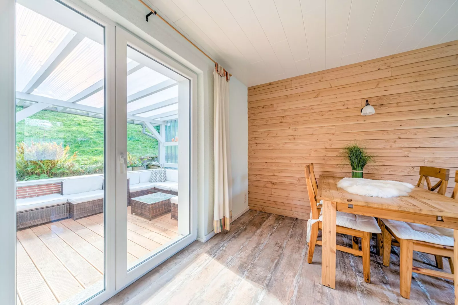 Holiday flat in Güntersberge near the lake-Living room