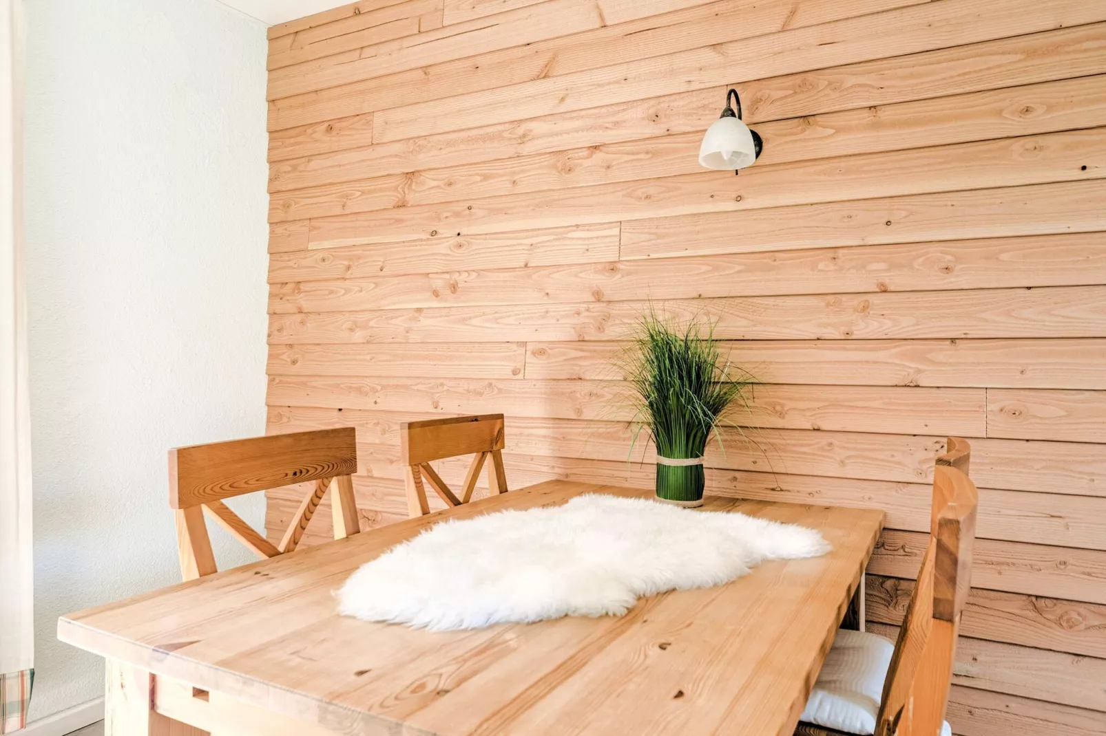 Holiday flat in Güntersberge near the lake-Dining room
