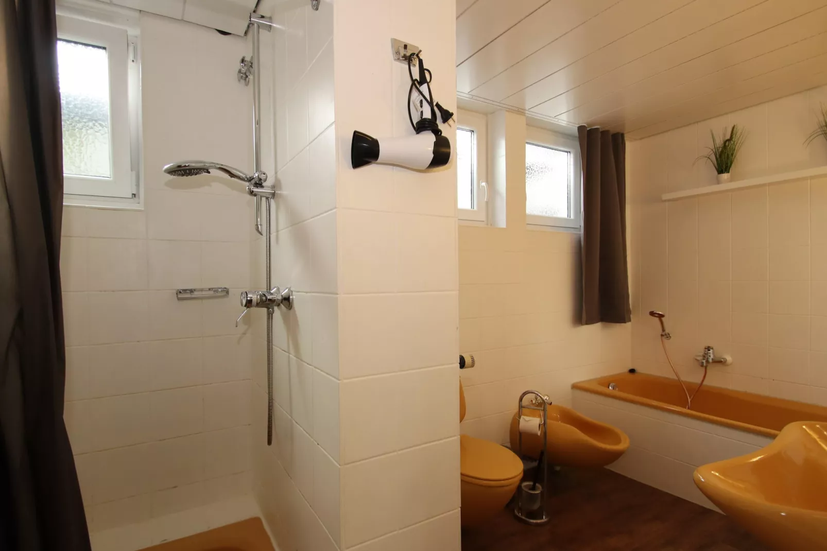 Bärenhütte 6 Personen-Bathroom