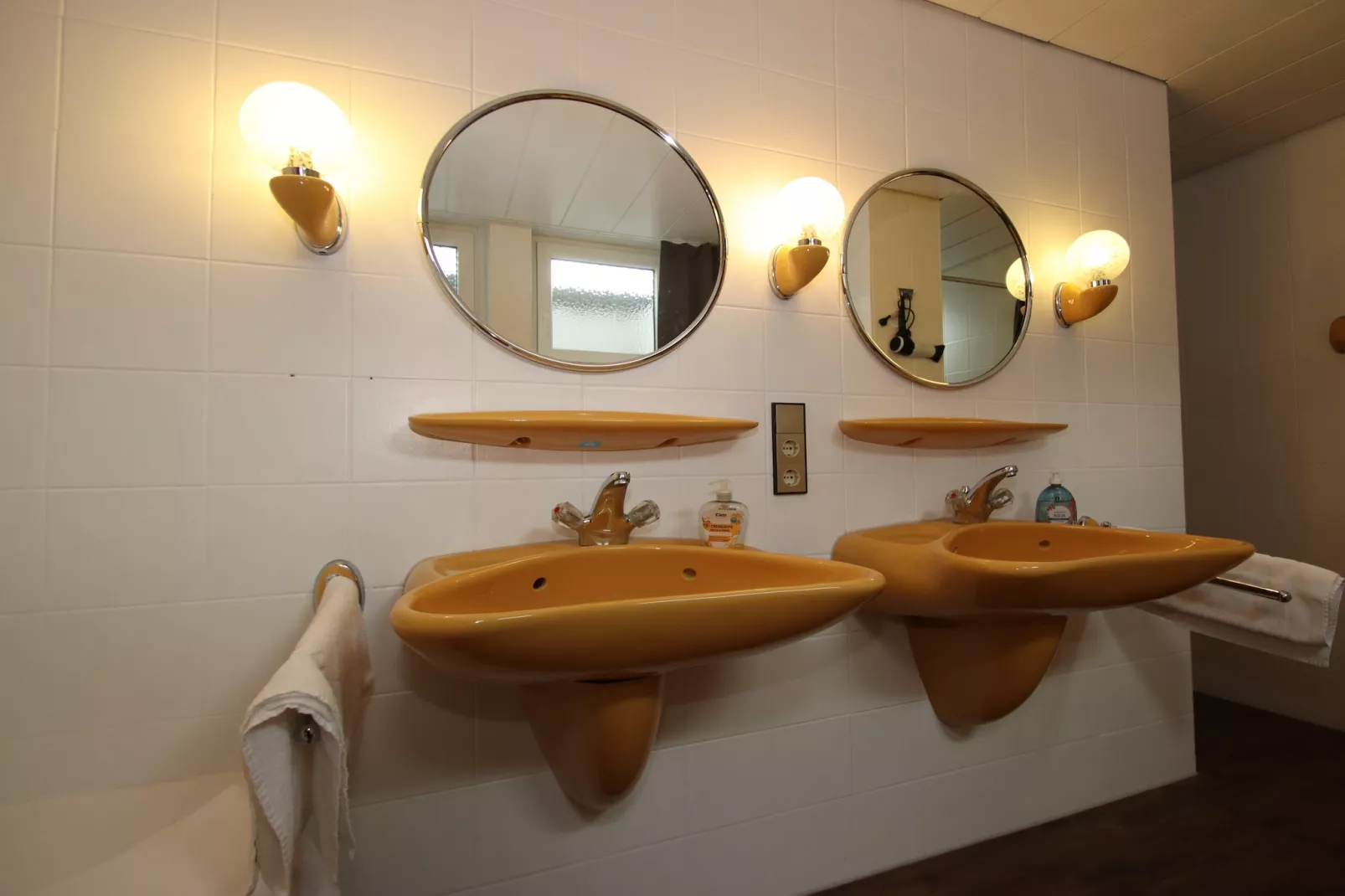 Bärenhütte 6 Personen-Bathroom