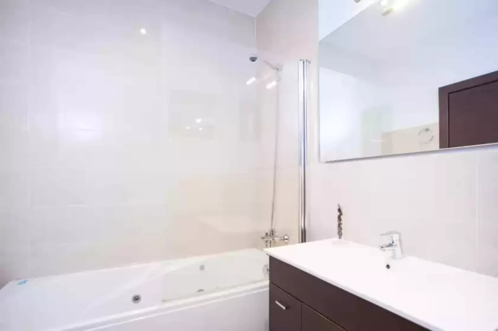 Can Melis-Bathroom
