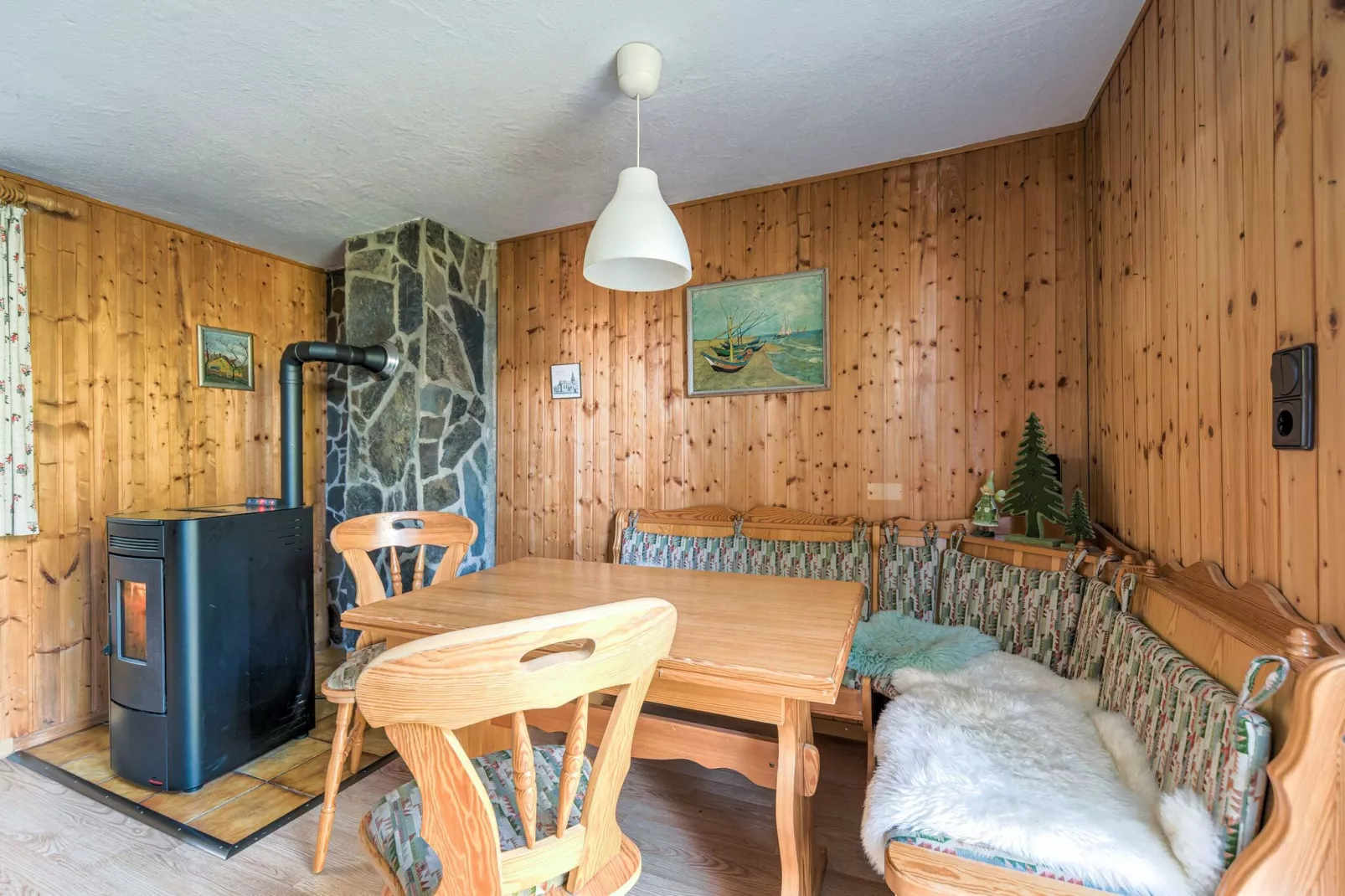 Holiday home in Güntersberge with private terrace-Living room
