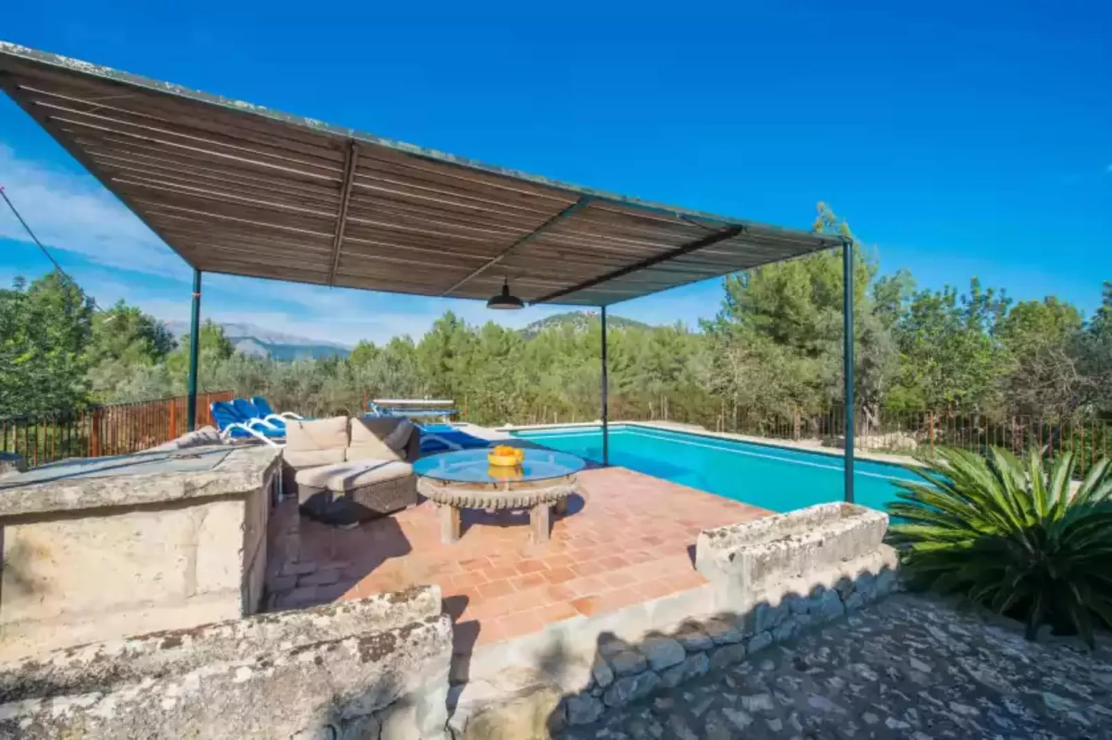 poolofhouse