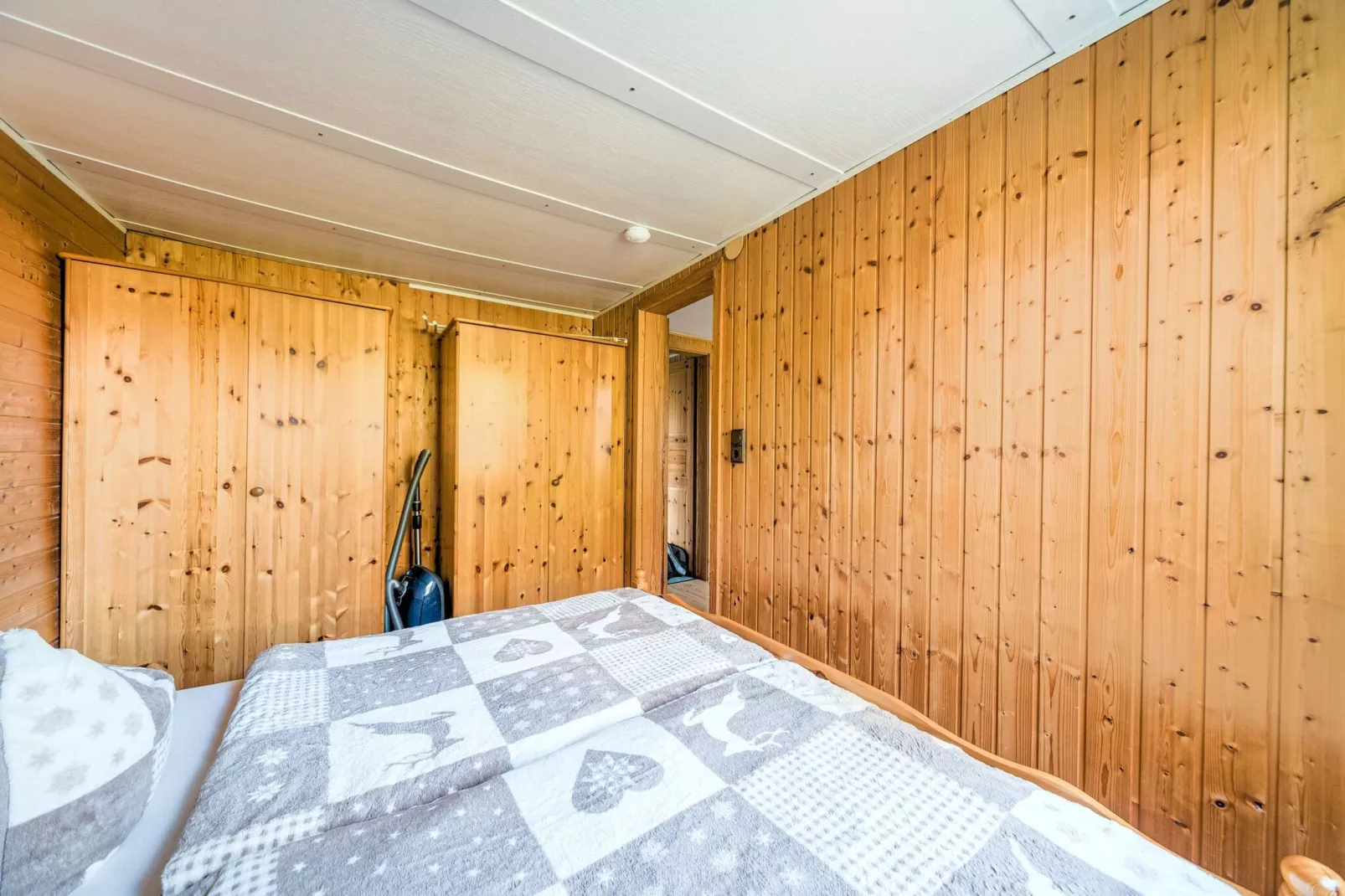 Holiday home in Güntersberge with private terrace-Bedroom