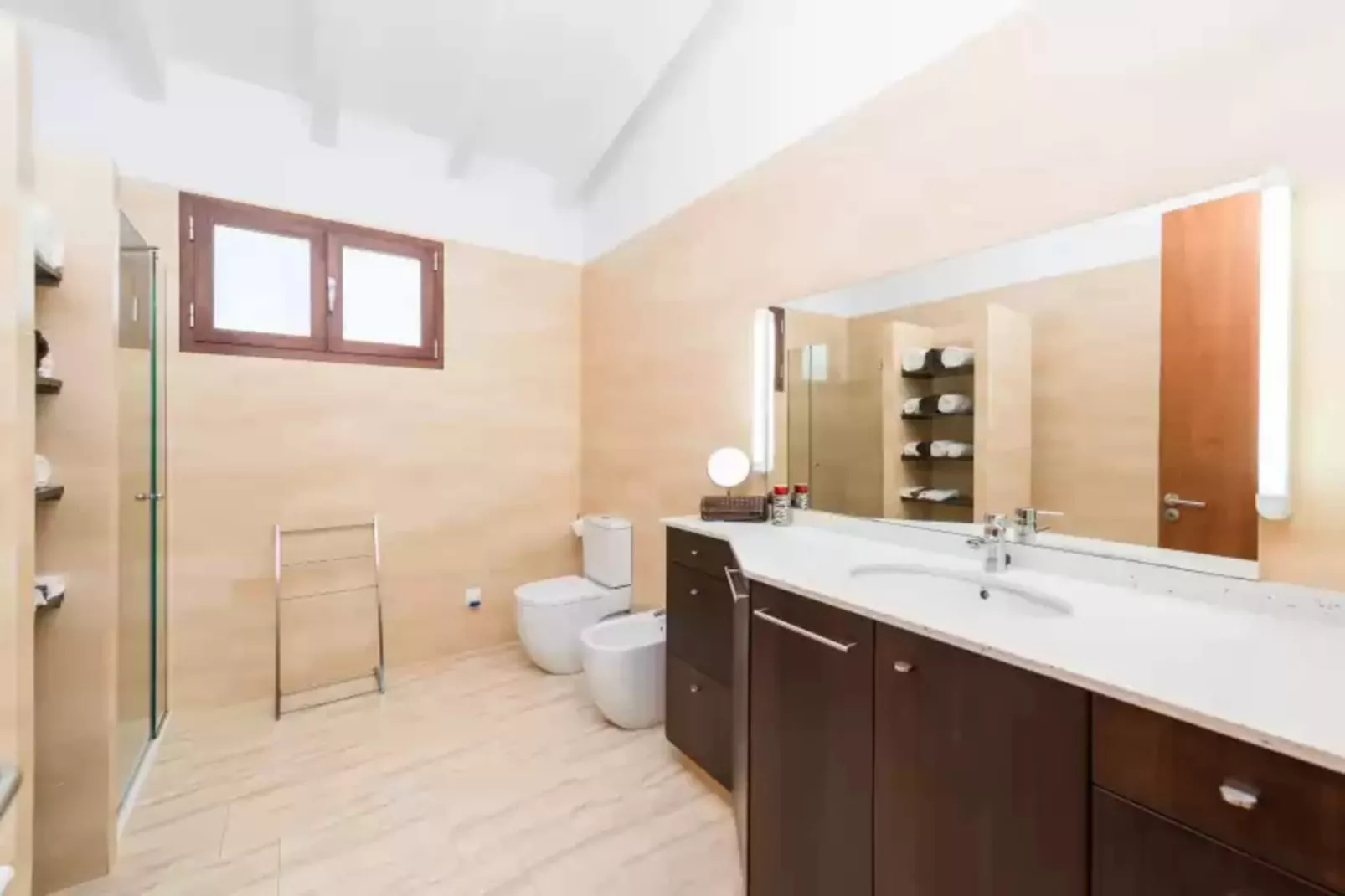 Es Serral-Bathroom