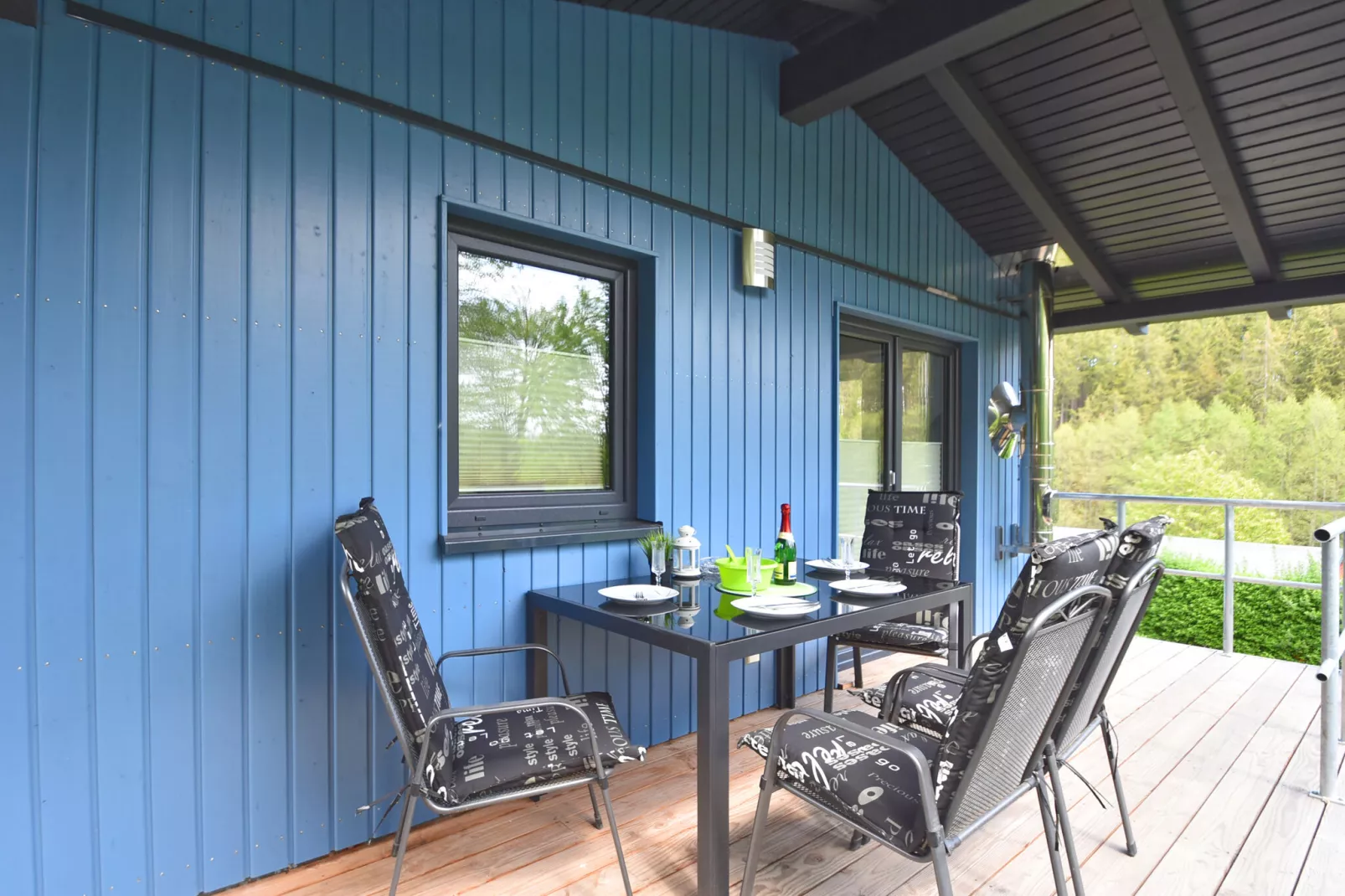 Modernes Ferienhaus in Güntersberge in Seenähe-Terrassenbalkon
