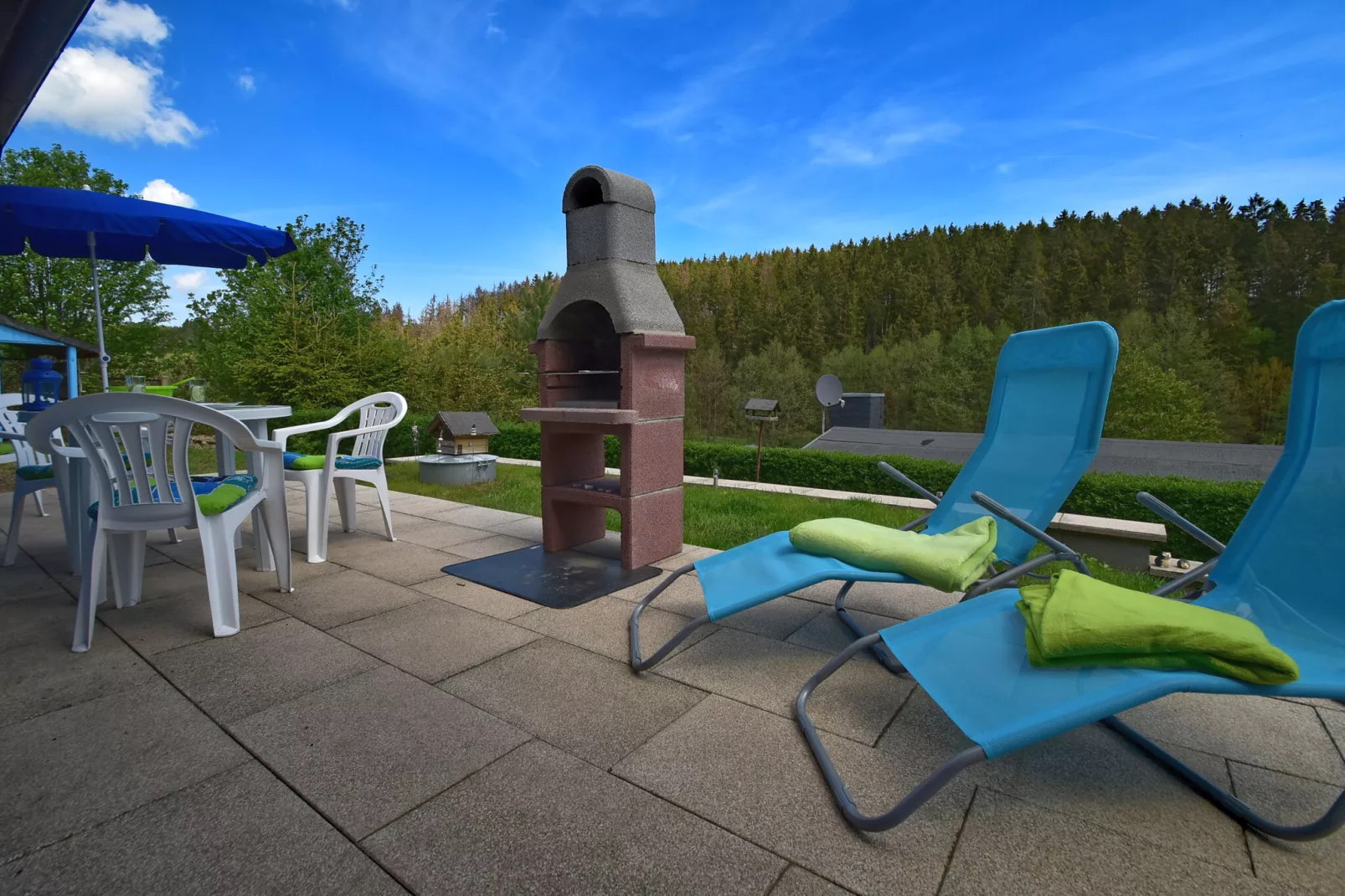 Modernes Ferienhaus in Güntersberge in Seenähe-Terrassenbalkon