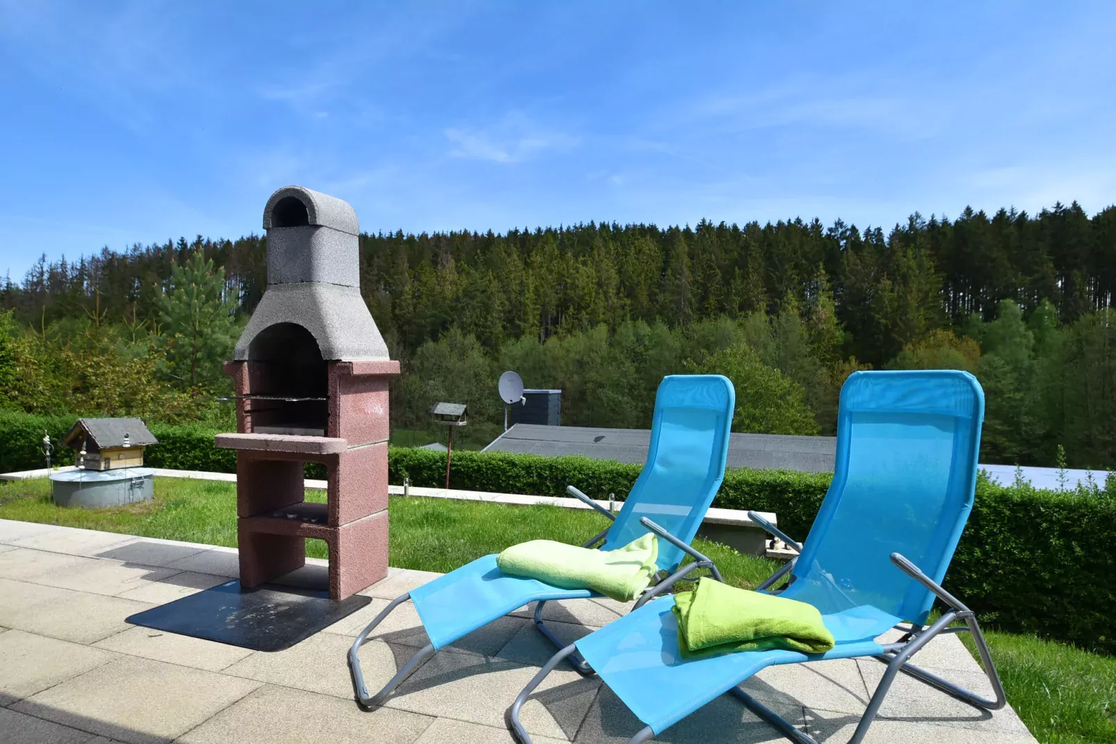 Modernes Ferienhaus in Güntersberge in Seenähe-Aussicht Sommer
