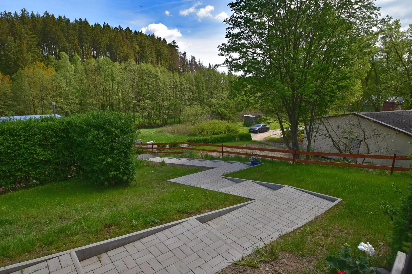 Modernes Ferienhaus in Güntersberge in Seenähe-Aussicht Sommer