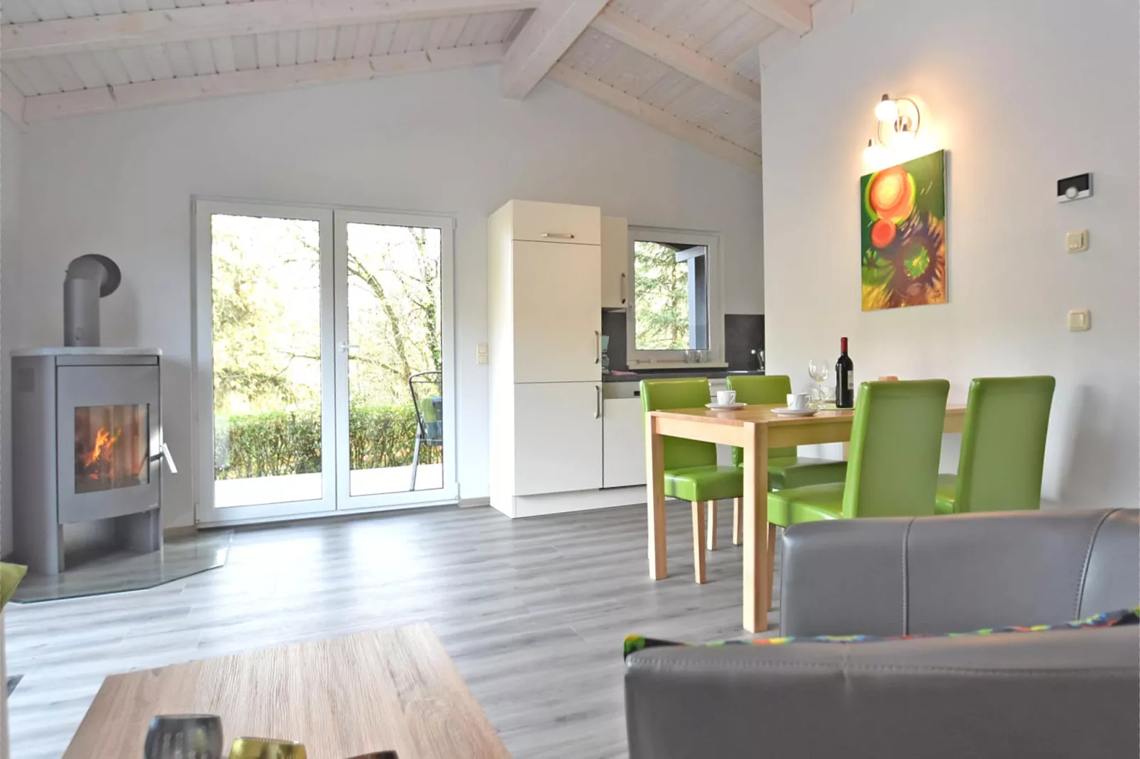 Modernes Ferienhaus in Güntersberge in Seenähe-Wohnzimmer