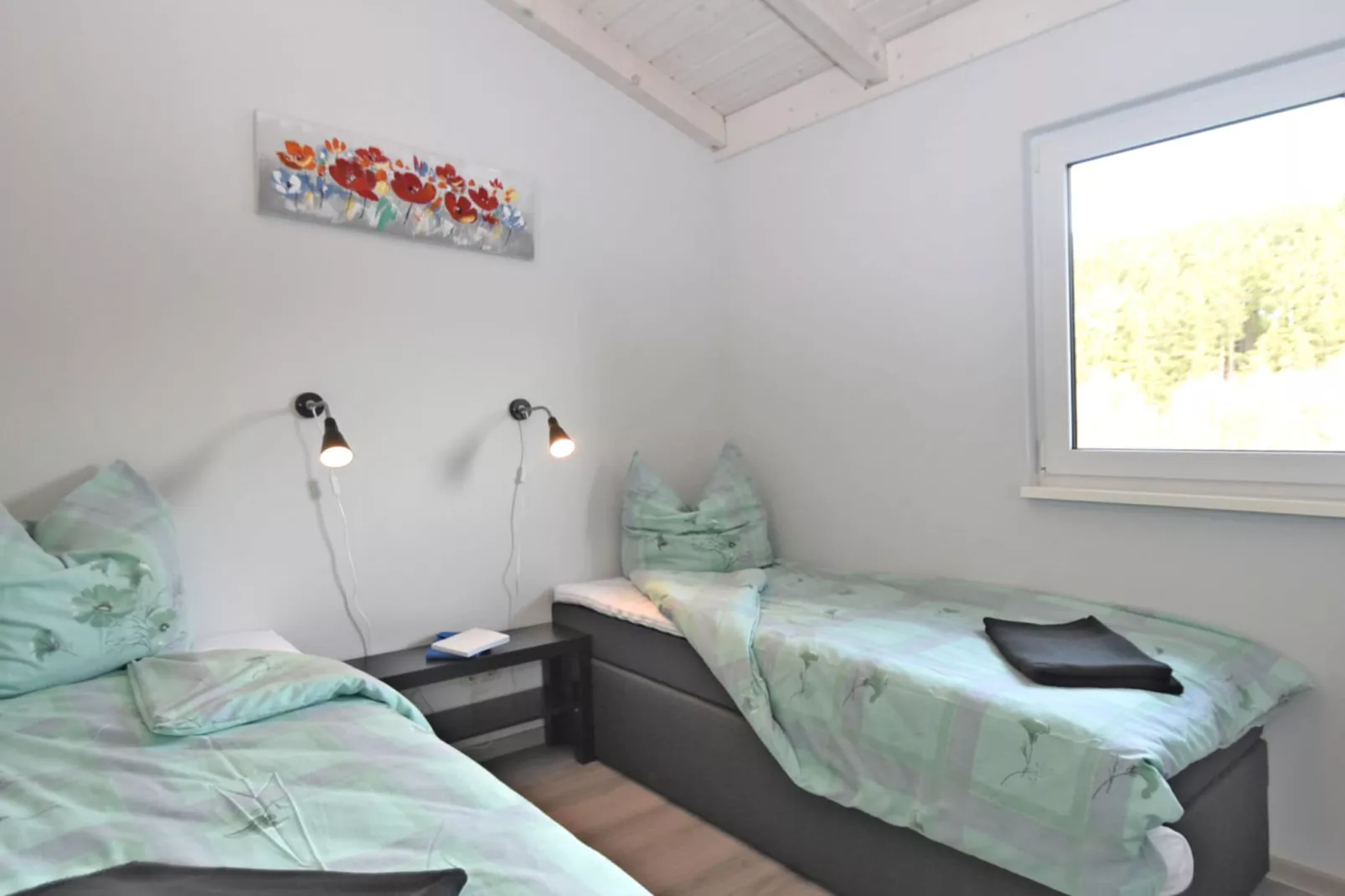 Modernes Ferienhaus in Güntersberge in Seenähe-Schlafzimmer