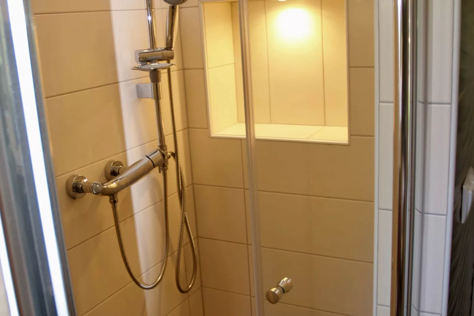 Friedrichshöhe-Bathroom
