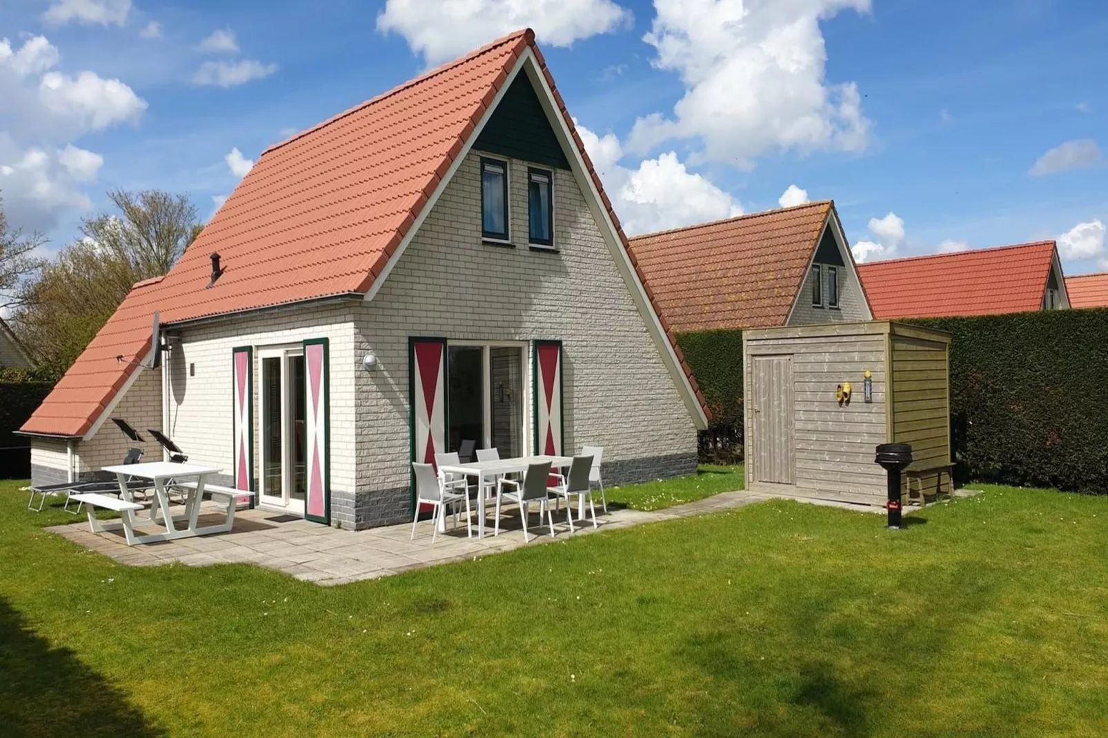 Schoneveld 176 Zeemeeuw Breskens-Exterior summer