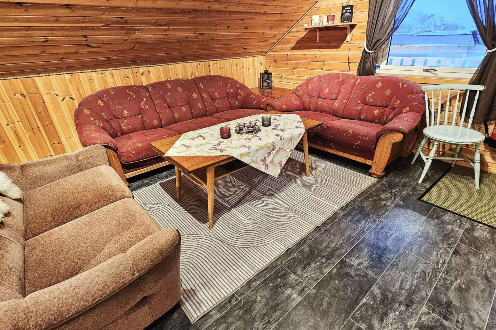 ENGVIK LEILIGHET  83697-Indoor